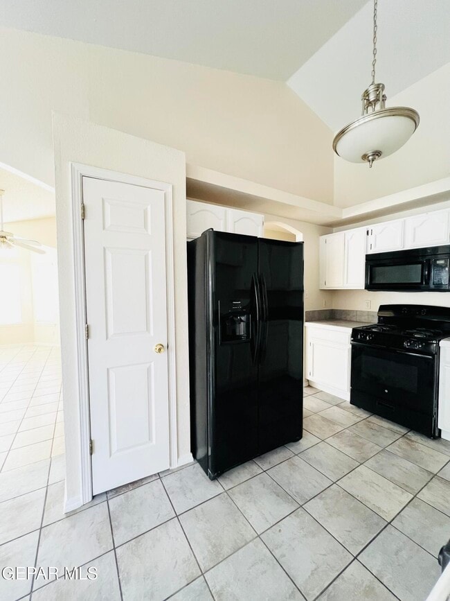 Building Photo - 12369 Tierra Apache Rd