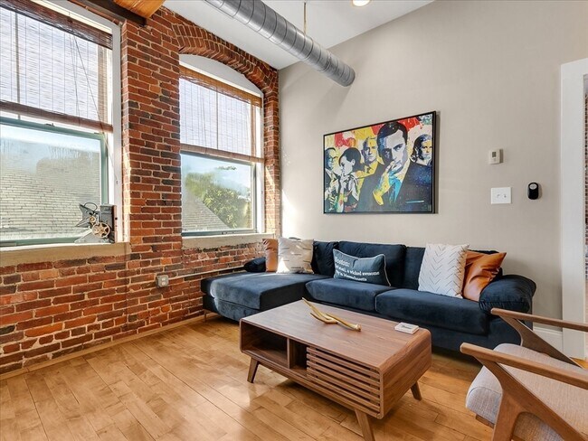 Building Photo - 281 Essex St