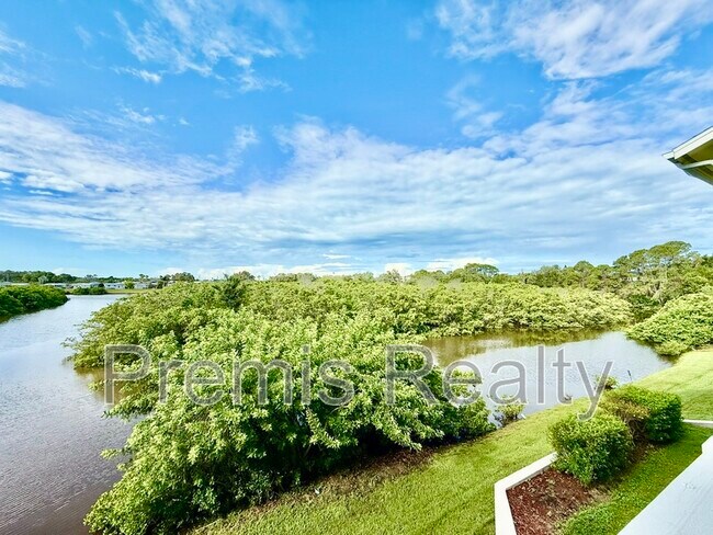 Building Photo - 455 Alt 19