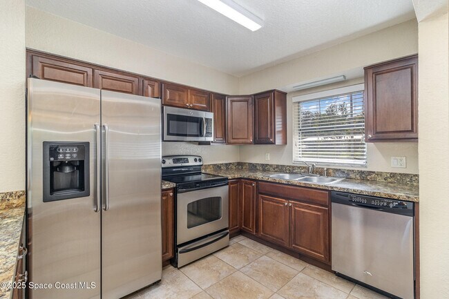 Building Photo - 870 N Carpenter Rd