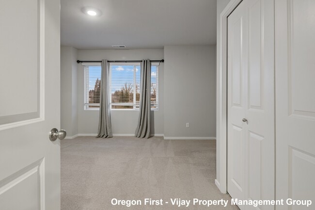 Building Photo - 15548 NW Linder St