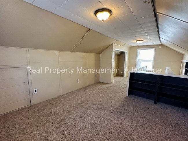 Building Photo - Ferndale Charm Close to Everything - Bay W...
