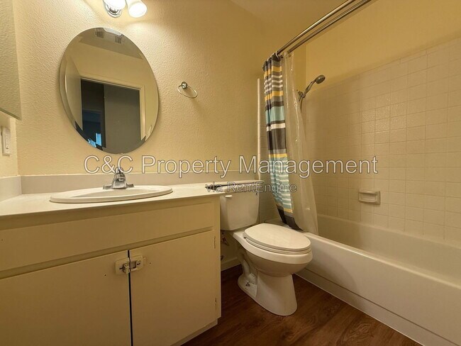 Building Photo - 938 Estrada Ct