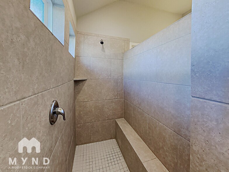 Building Photo - 15003 Gelding Hts