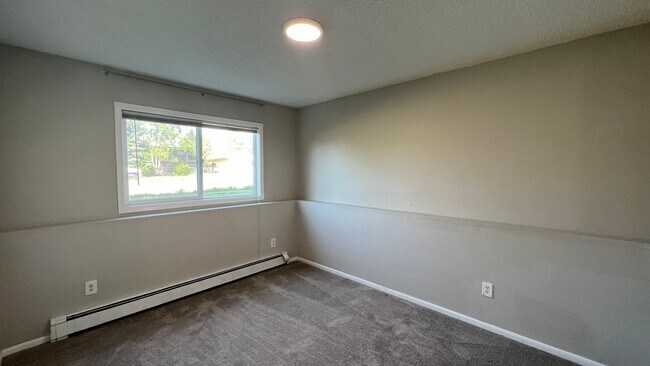 Building Photo - 1103 Karluk St