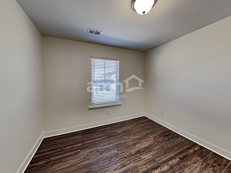 Building Photo - 637 Woodall Rd