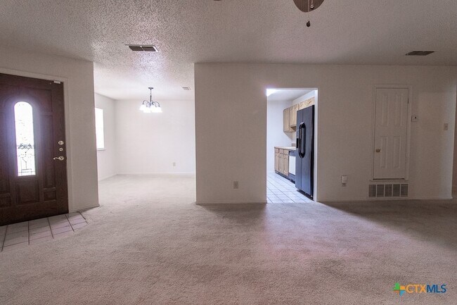 Building Photo - 2018 Newton Dr