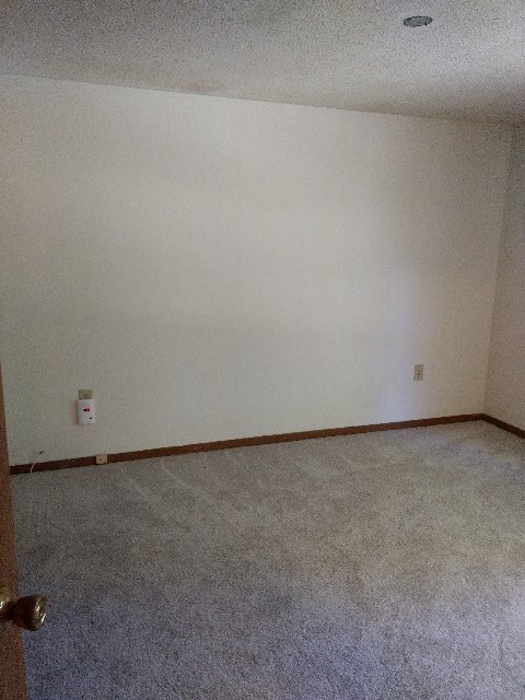 Master Bedroom 12' x 12' - 314 Lake Crystalbrook Dr