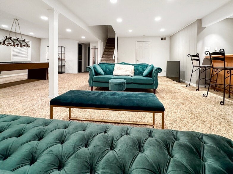 Building Photo - 6636 Isle of Skye Dr