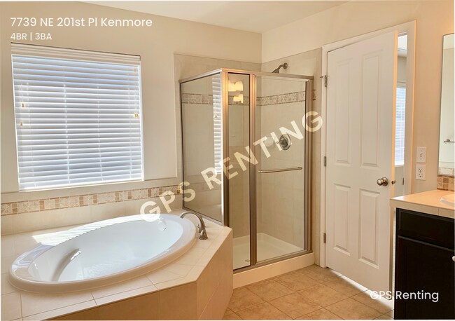 Building Photo - 7739 NE 201st Pl