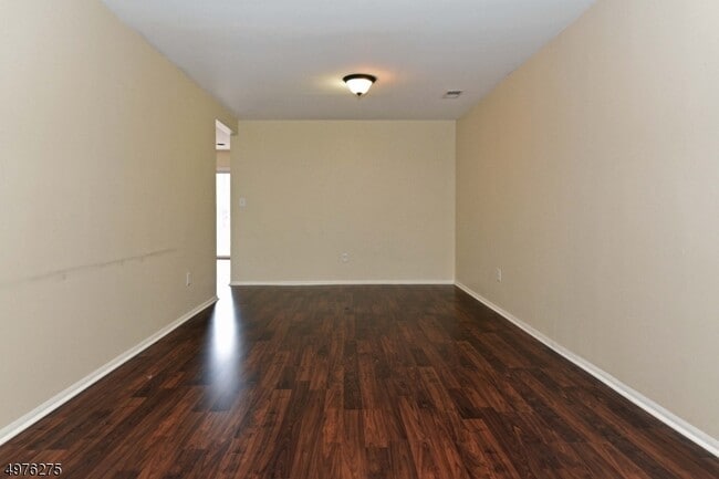 Building Photo - 2196 Kent Ct