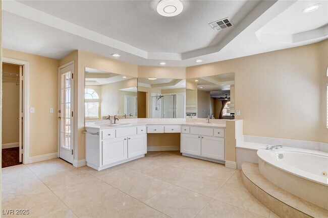 Building Photo - 2707 Mallard Landing Ave