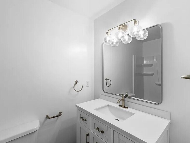 Building Photo - Renovated 4-Bedroom, 3-Bathroom Home in Millcreek