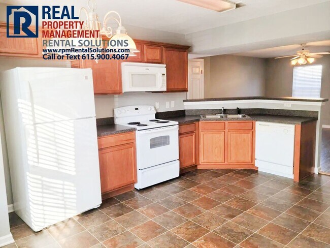 Building Photo - Great 3 bedroom townhome off S. Church!