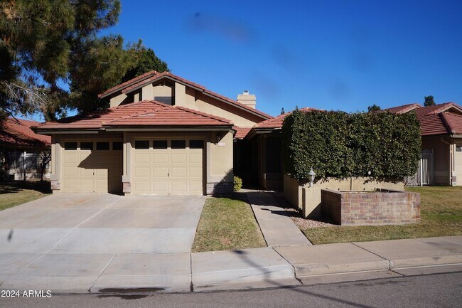 Building Photo - 5756 W Del Rio St