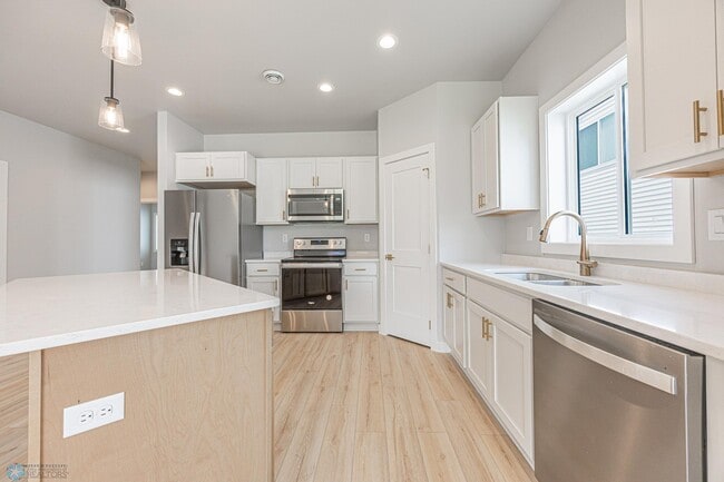 Building Photo - 6646 68th St S