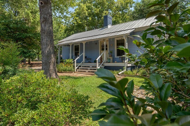 Building Photo - Fully Furnished Cottage in Pittsboro