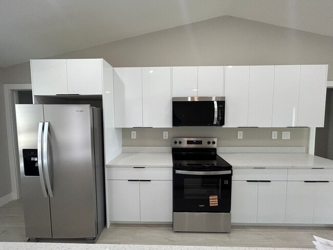 Building Photo - 1906 NW 21st Ave