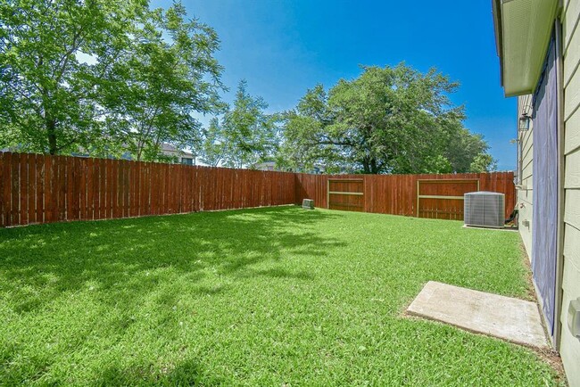 Building Photo - 13242 Skyview Landing Dr
