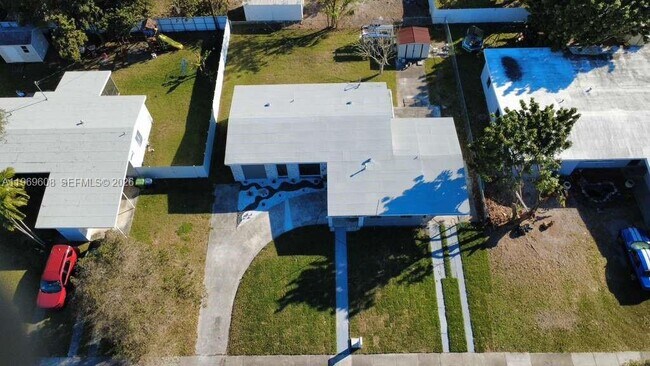 Building Photo - 9240 Nautilus Dr