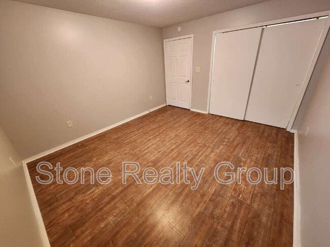 Building Photo - 2955 S 13 1/2 St