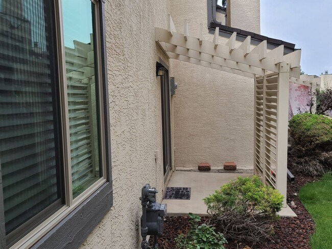 Building Photo - 4618 Excalibur Ct