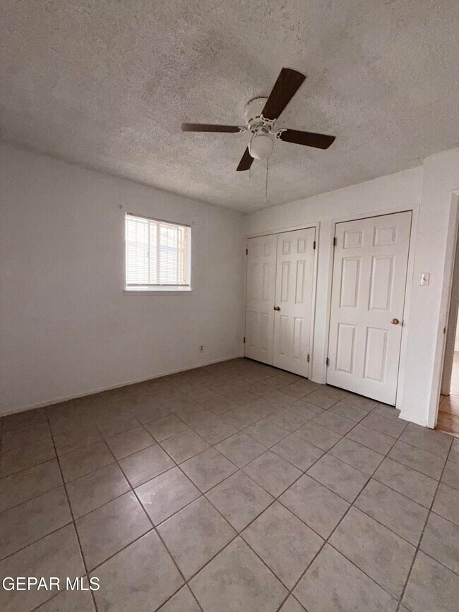 Building Photo - 5313 Tropicana Ave