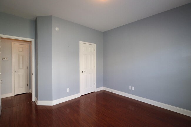 Building Photo - 417 Courchelle Dr