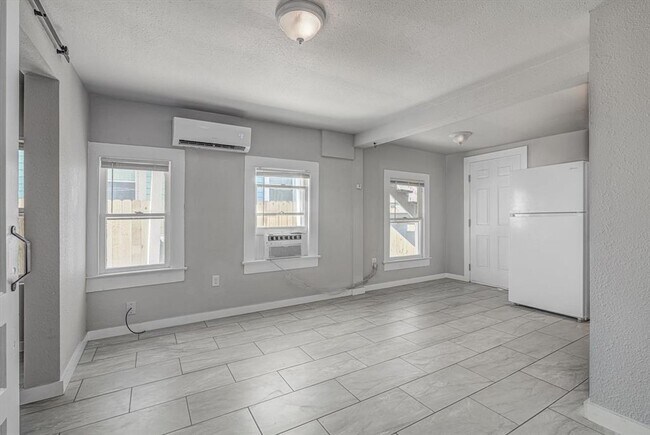 Building Photo - 1708 19th St