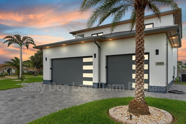 Building Photo - 3001 John Anderson Dr