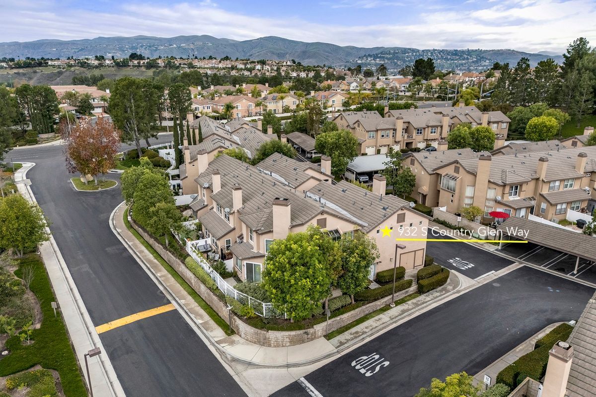 Building Photo - 932 S Country Glen Way