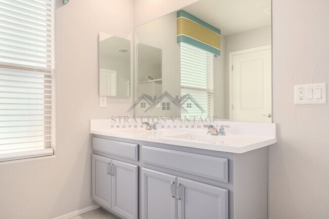 Building Photo - 55 E Constitution Dr