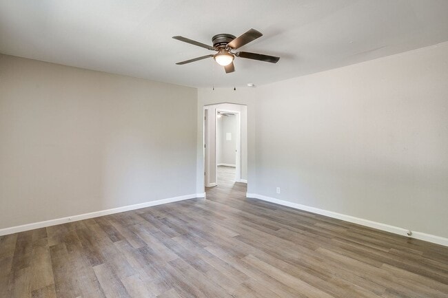Building Photo - Remodeled 2 Bed 1 Bath Home Ready for New ...