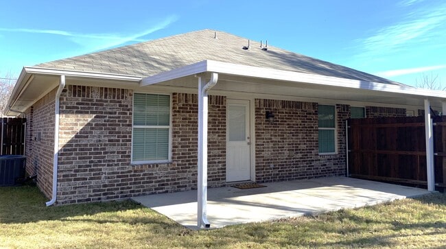 Building Photo - 617 NW Renfro St