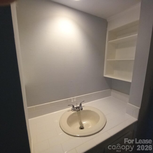 Building Photo - 10417 White Pine Rd