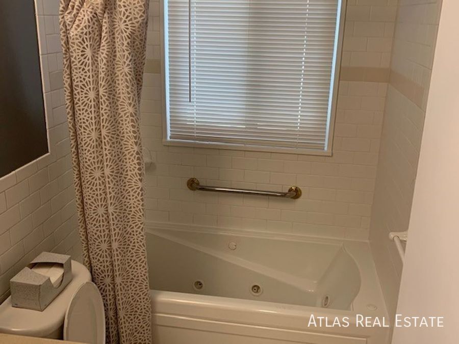 Building Photo - 12 Zenobia St