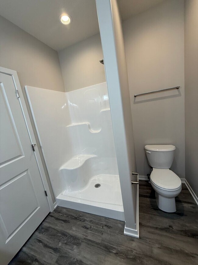Building Photo - 7004 Claystone Dr