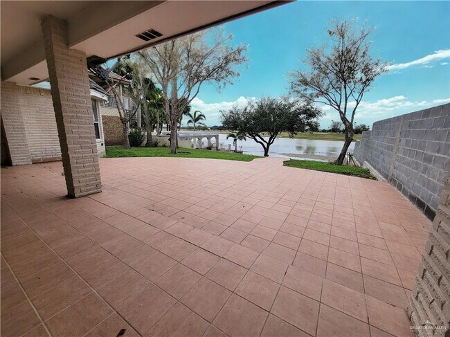 Building Photo - 210 Rio Grande Dr