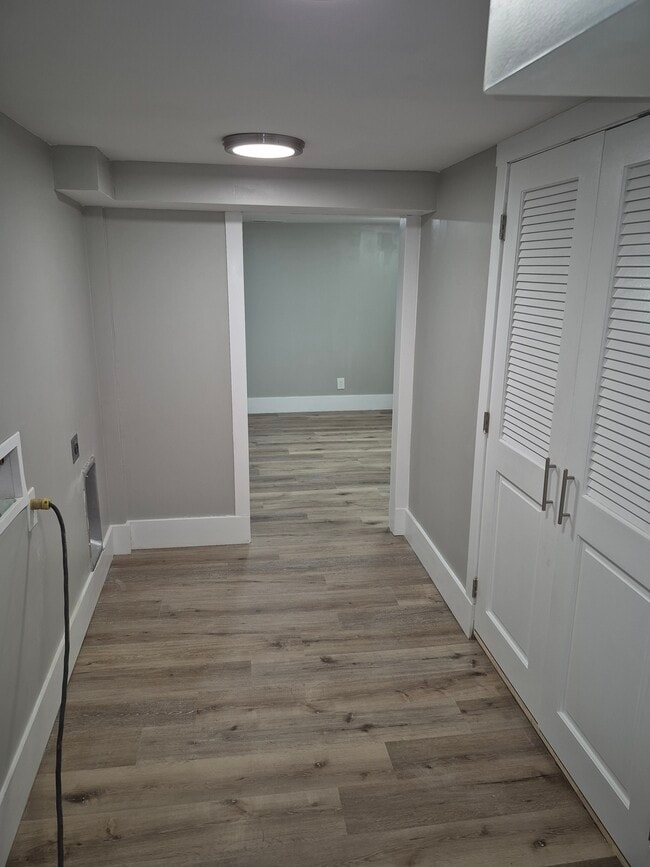 Building Photo - 509 Swan St