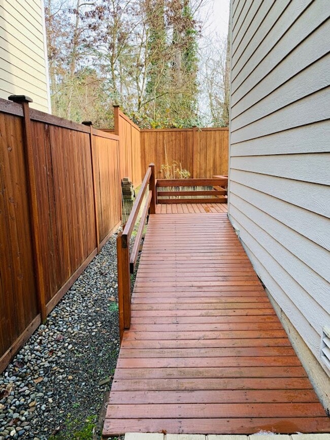 Building Photo - Beautiful 3-bd, 2.5-bath house The Ridge in Kent.