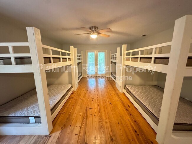 Building Photo - 971 Mountain Cove Rd