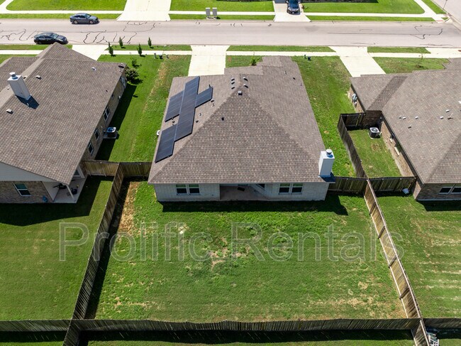 Building Photo - 6117 Verde Dr
