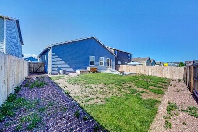 Building Photo - $2,295.95,  3 Bed, 2 Bath Home In Co Springs with Fenced in Yard!
