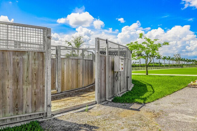 Building Photo - 5181 Lasso Wy