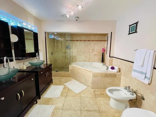 Building Photo - 1143 Lincoln St