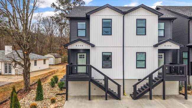 Building Photo - 8302 Lobelia Ln
