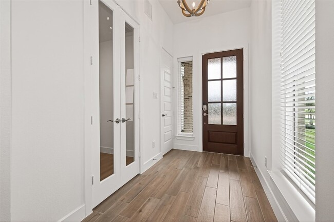 Building Photo - 7218 Grassland Vis Ln