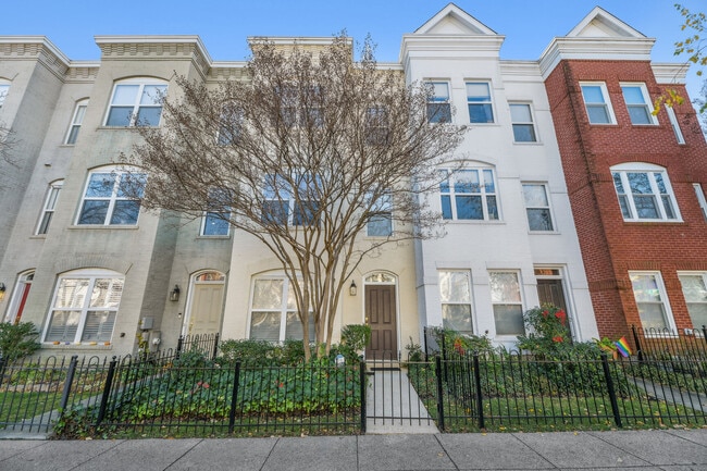 Primary Photo - 1210 W St NW