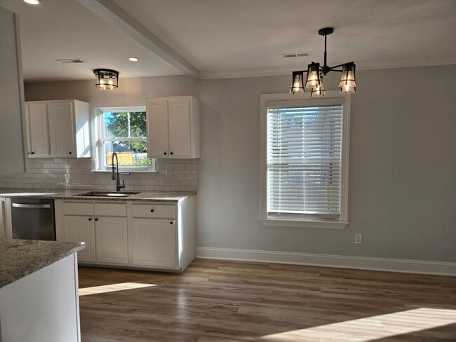 Building Photo - 917 S 11th St