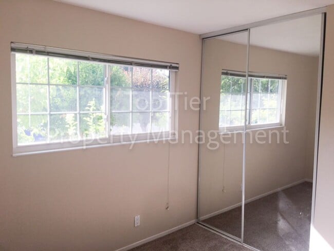 Building Photo - Very nice 3 Bd/2 Ba, 1388 sf single-family house in Concord available Now for Lease!